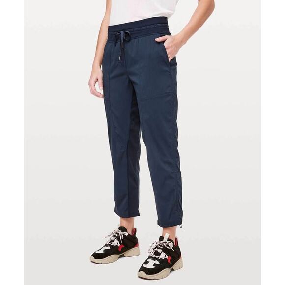 Lululemon Dance Studio Crop *25" True Navy Size 12 - Picture 1 of 9